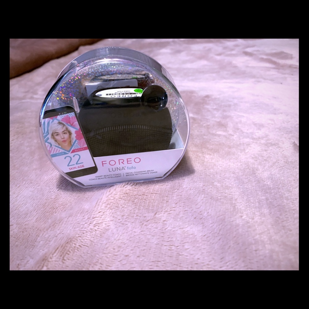 Foreo Luna plus facial cleanser